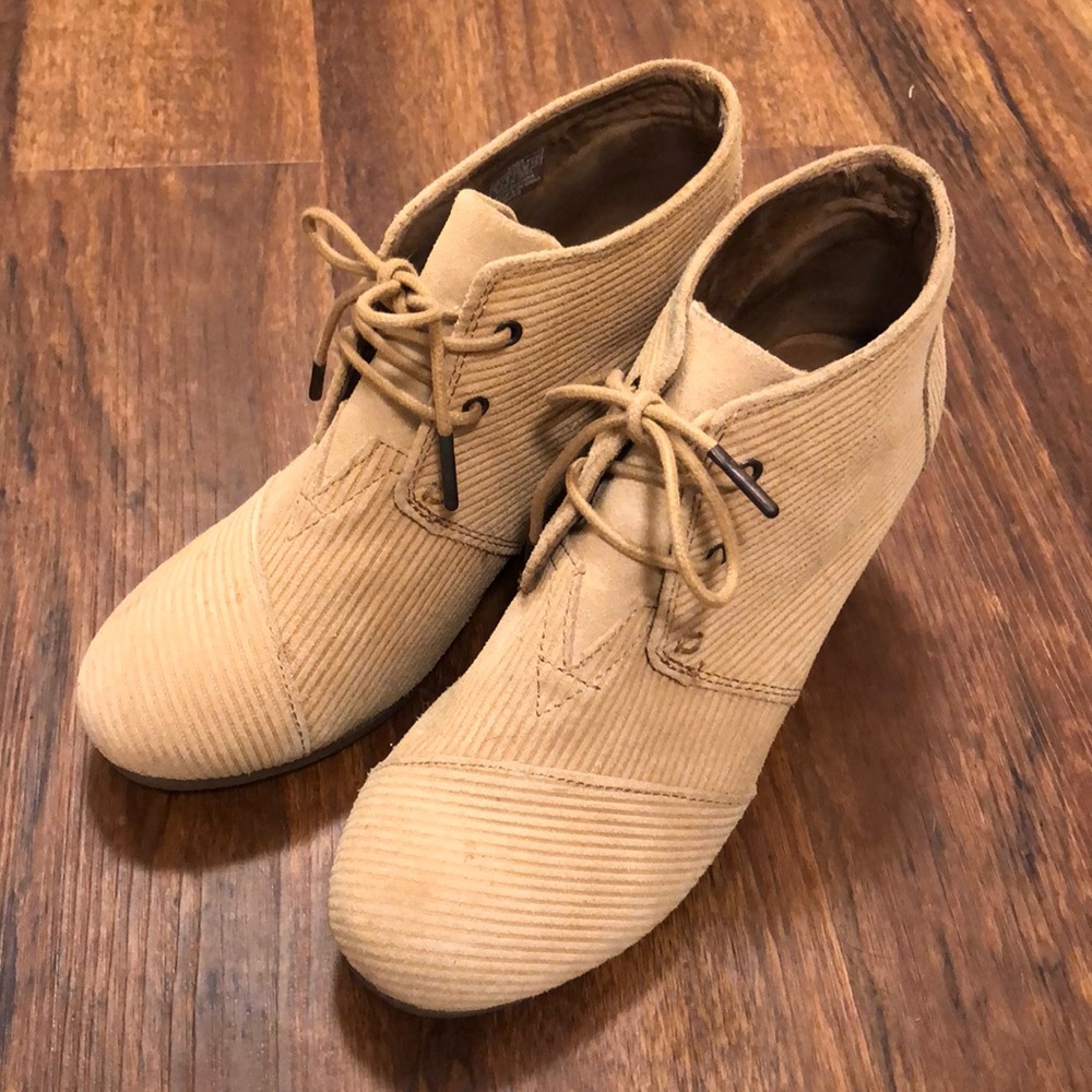 Toms “Kala” Suede/Ribbed Wedges